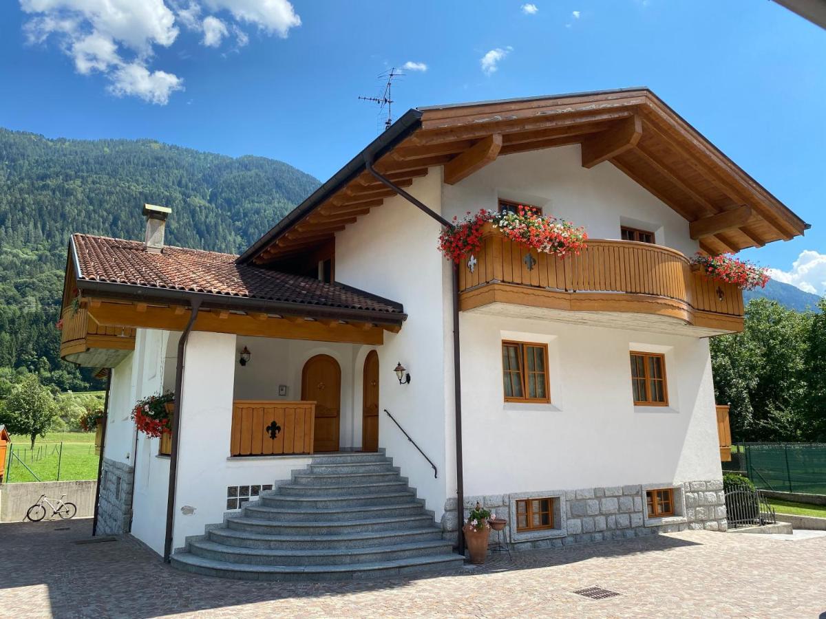 Villa Golf Pinzolo Bagian luar foto