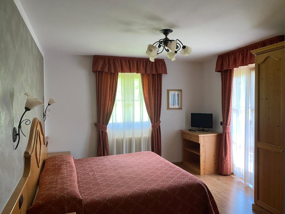 Villa Golf Pinzolo Bagian luar foto